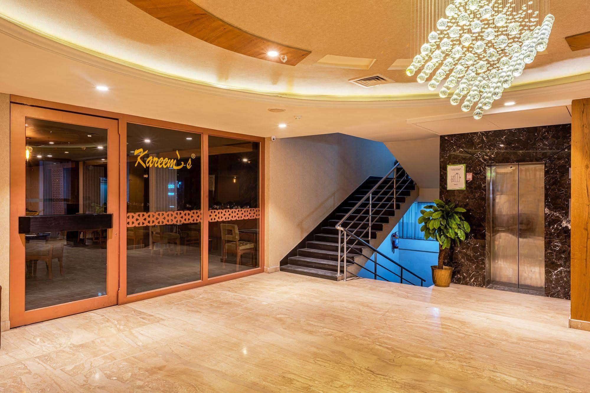 Treebo Trend Grand Plaza Nampally 하이데라바드 외부 사진