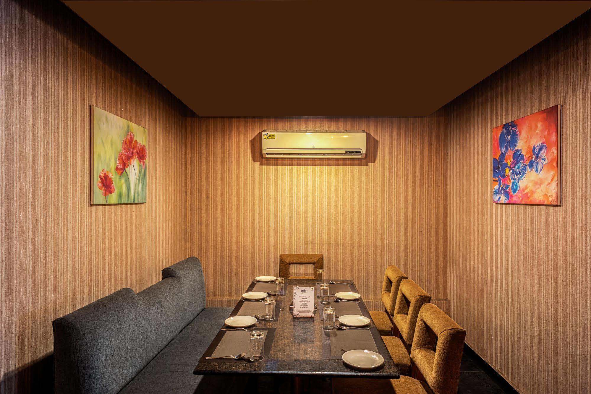 Treebo Trend Grand Plaza Nampally 하이데라바드 외부 사진
