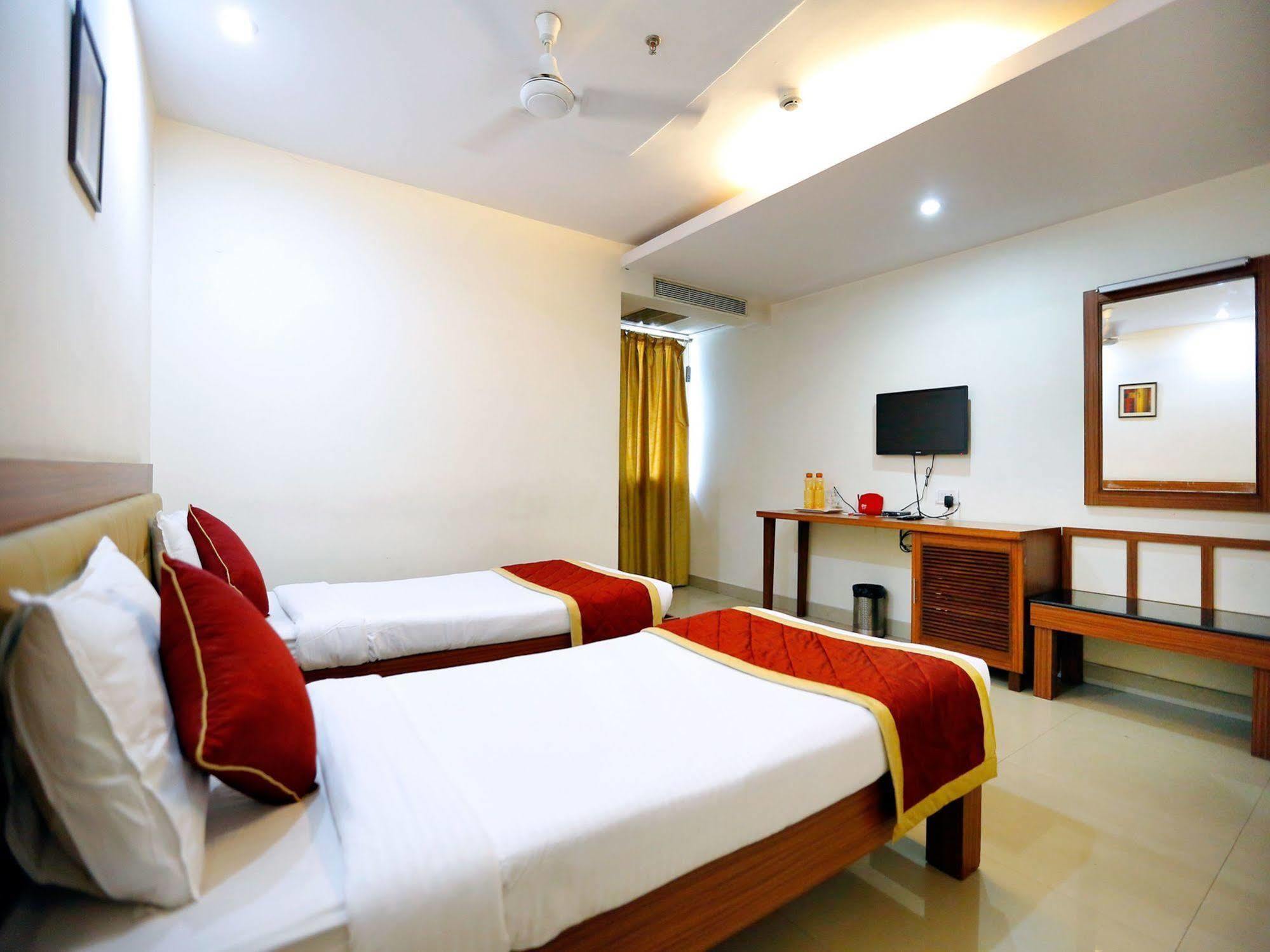 Treebo Trend Grand Plaza Nampally 하이데라바드 외부 사진