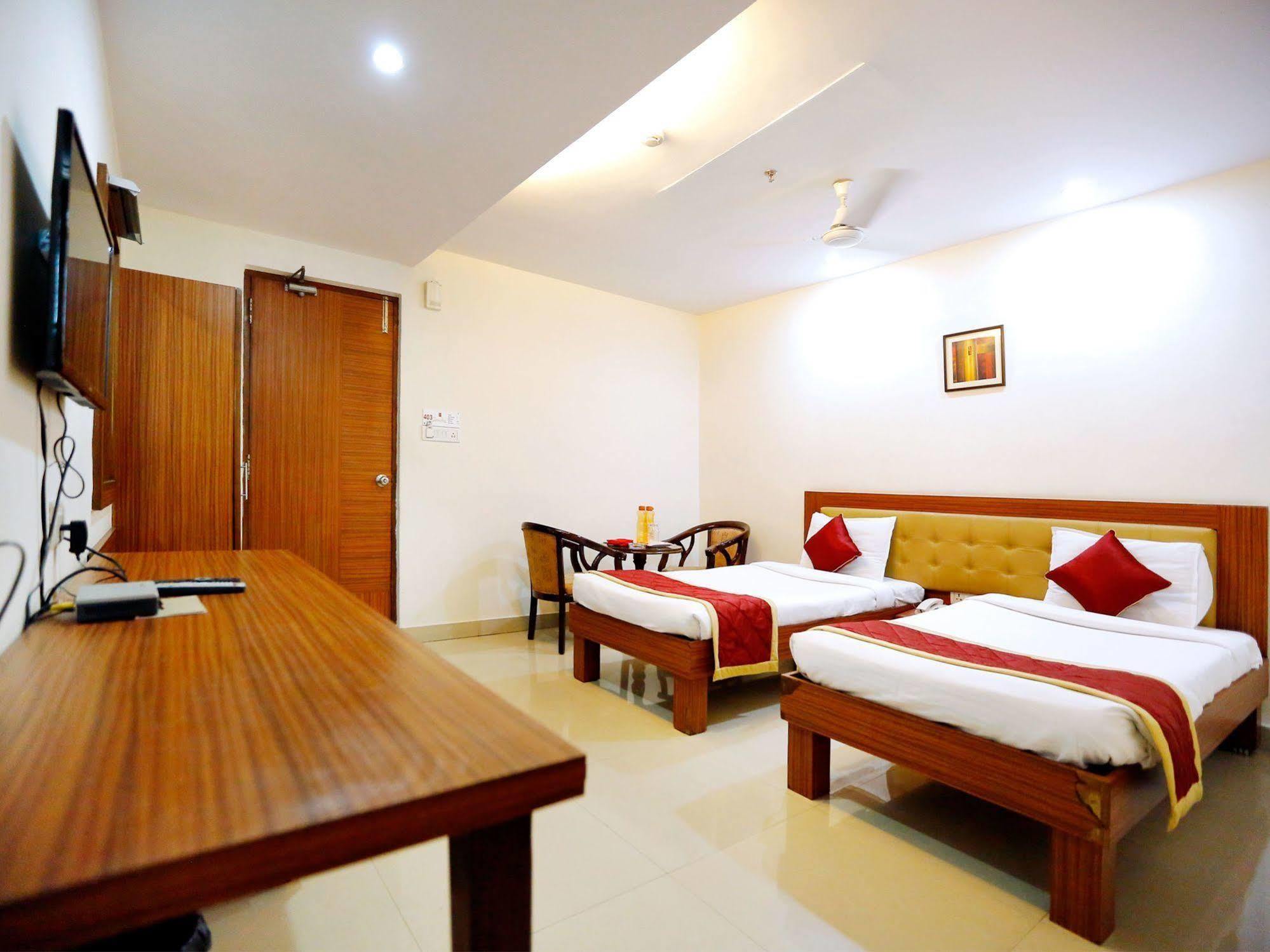 Treebo Trend Grand Plaza Nampally 하이데라바드 외부 사진