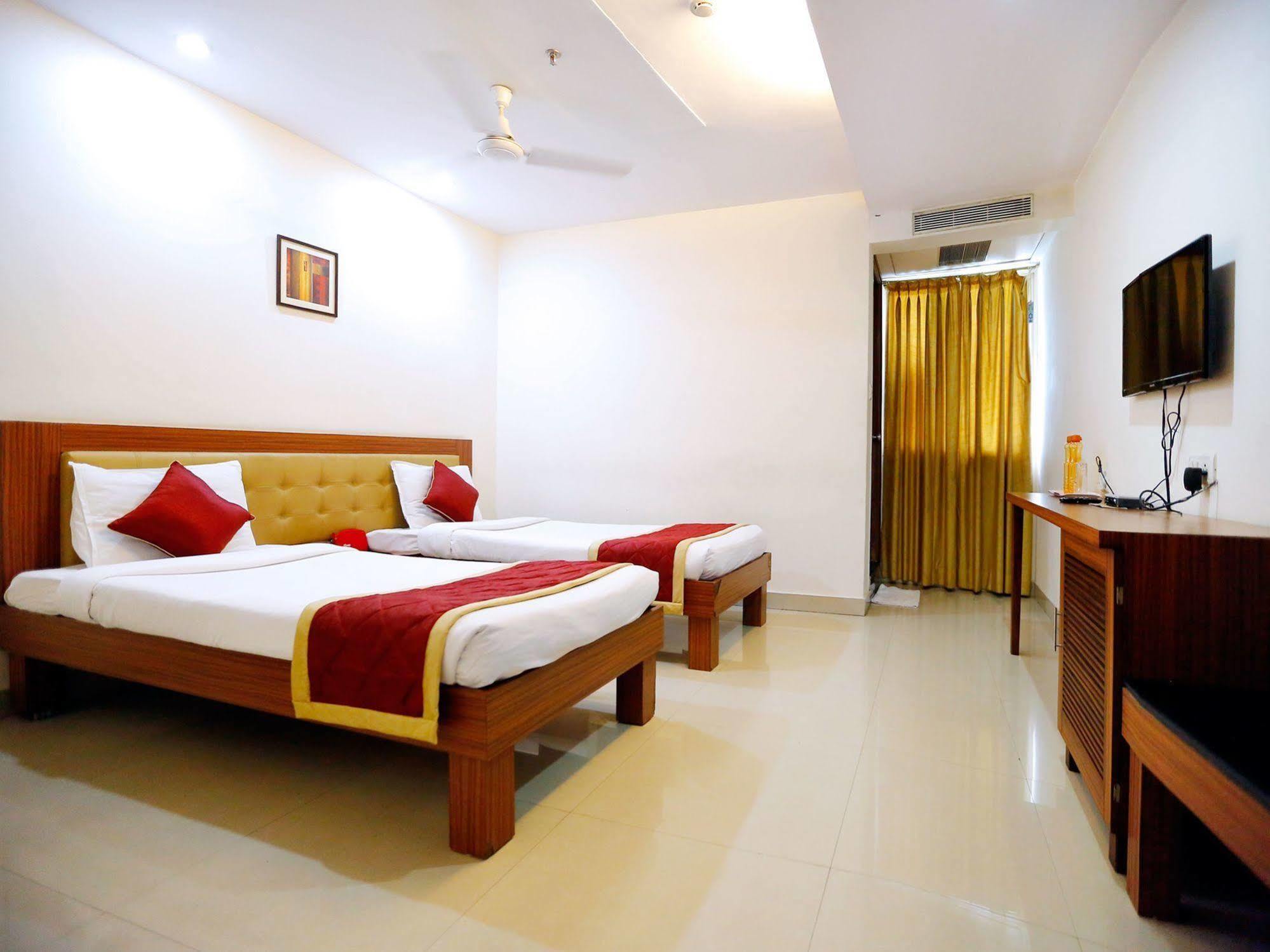 Treebo Trend Grand Plaza Nampally 하이데라바드 외부 사진