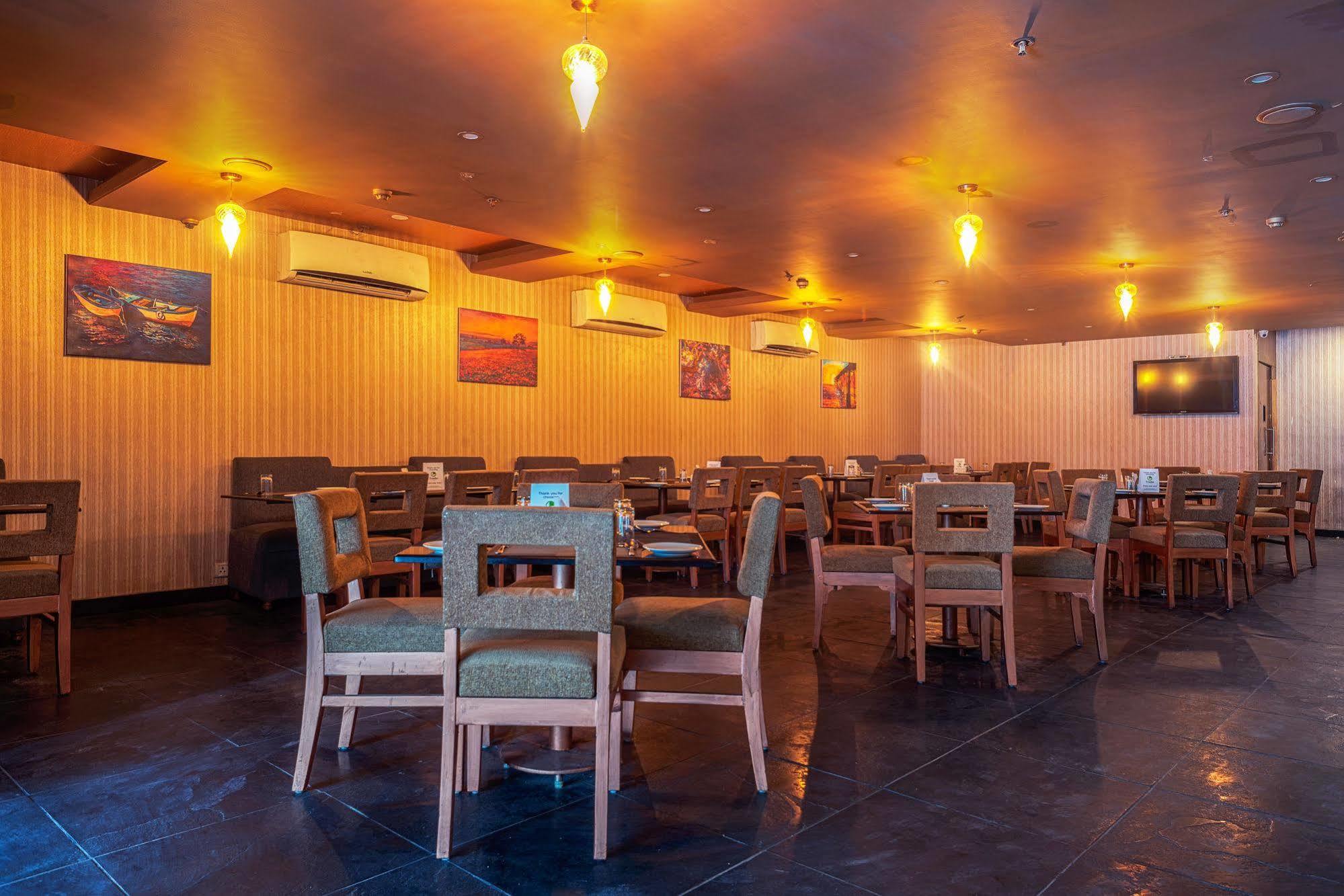 Treebo Trend Grand Plaza Nampally 하이데라바드 외부 사진